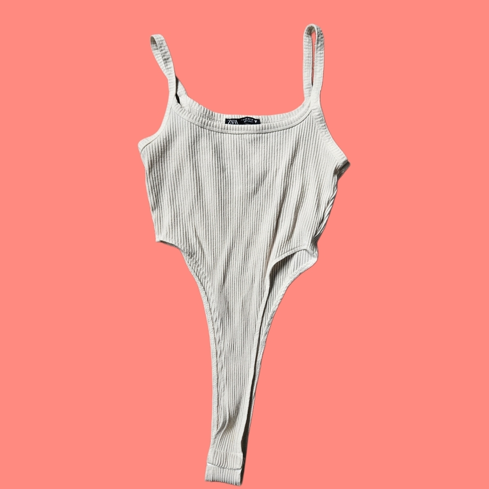 Zara Extreme High-rise White Ribbed Bodysuit